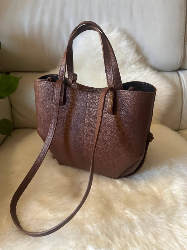 e01444b615855c78ca61d986b8b27dac977a2c34c0f7c85f3c63980666524821.jpg Classic Brown Italian Leather Pebbled Tote